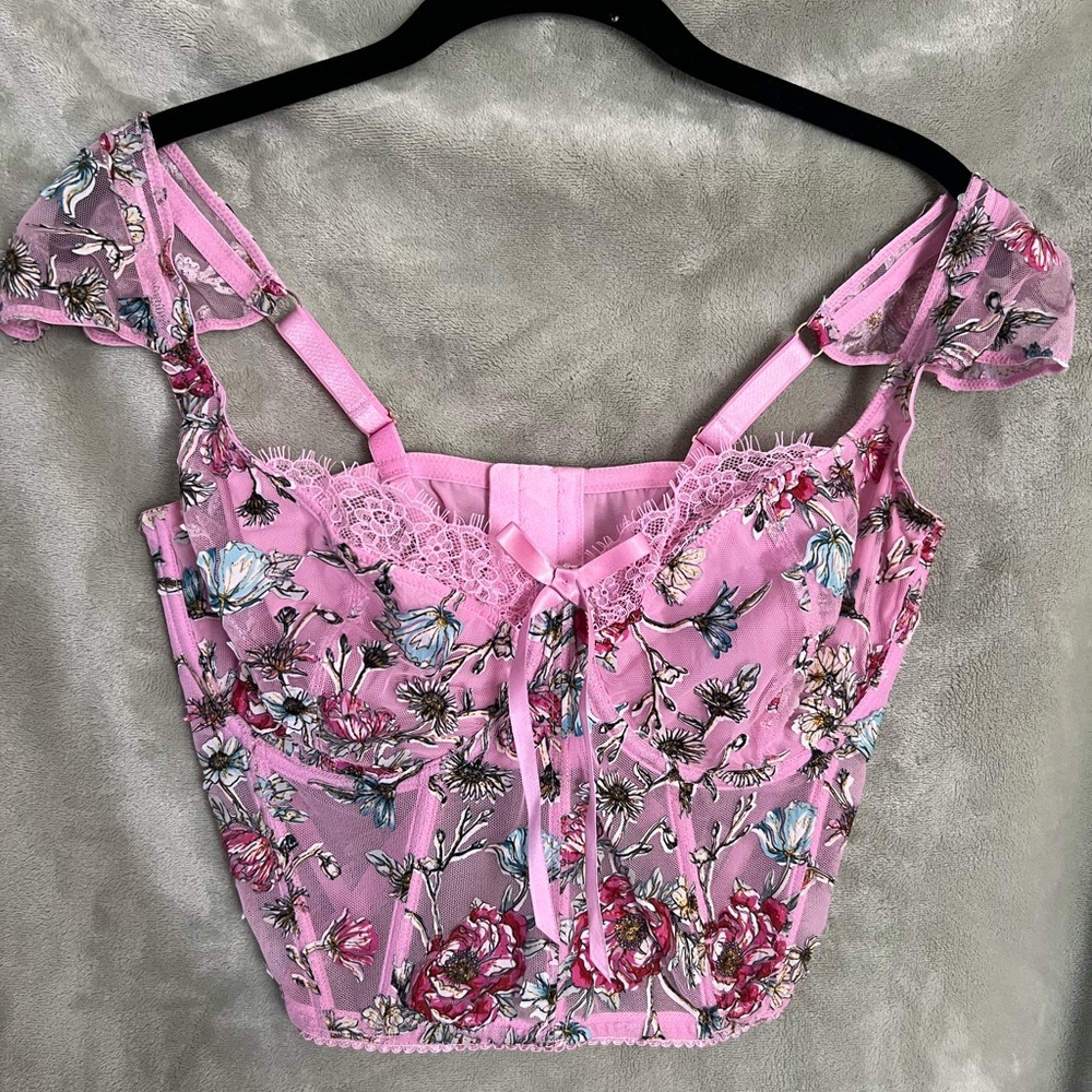 Victoria’s Secret pink floral corset top 🌸